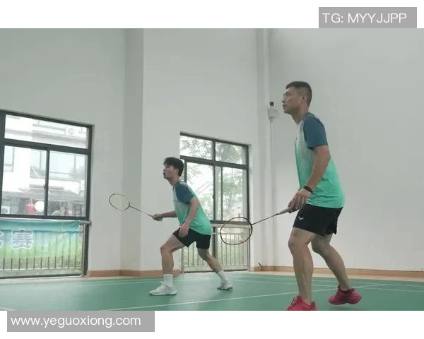 羽毛球赛场激战正酣群雄逐鹿巅峰对决谁能最终问鼎桂冠